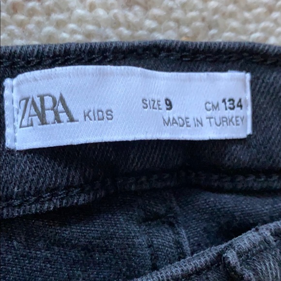Zara Girls Distressed Jeans *like new 🖤 - Picture 4 of 5